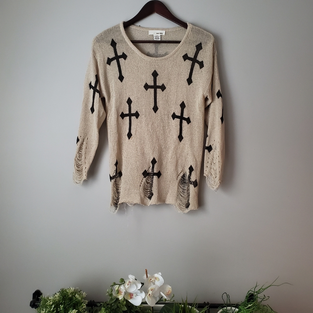 ❌SOLD❌ Sans Souci // loose distressed knit top with cross motifs